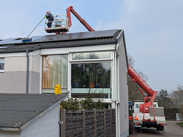 solaranlagenreinigung-acht-lagerhalle