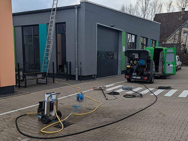 solaranlagenreinigung-anhaenger-pv-anlage